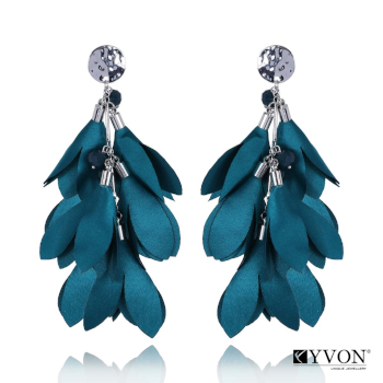 Дамски обеци YVON от сатен в прекрасен син нюанс Blue Temptation