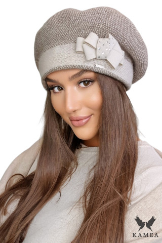 Вълнена дамска шапка KAMEA в бежово - модел AMPARO