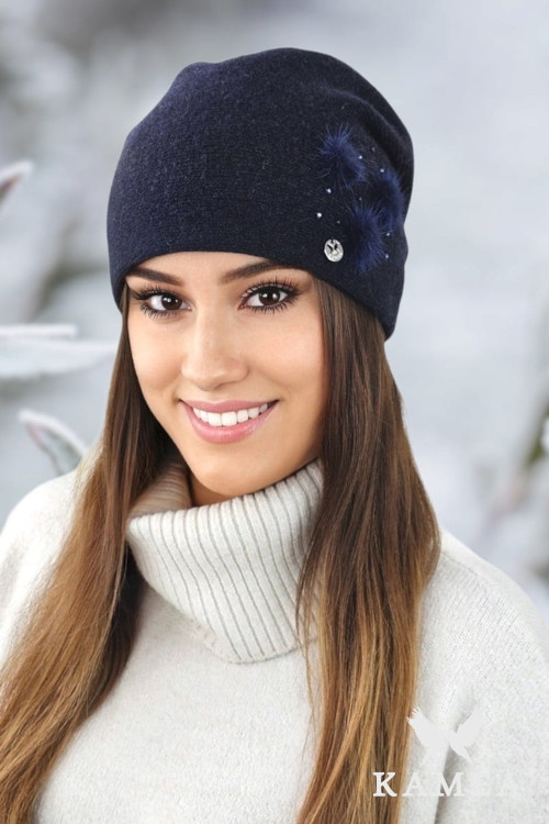 Вълнена дамска шапка KAMEA в тъмносиньо с пухчета - модел ONYKS