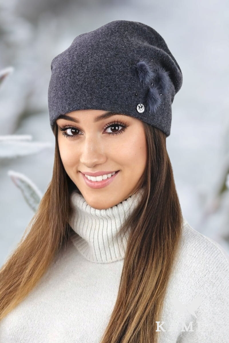 Вълнена дамска шапка KAMEA в цвят графит с пухчета - модел ONYKS