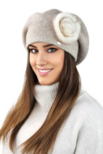 Пепитена барета KAMEA в бежово с декорация от естествен заешки косъм - модел SASANKA