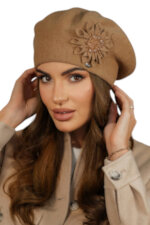 Елегантна зимна барета КАМЕА в пясъчен цвят - модел PEONIA