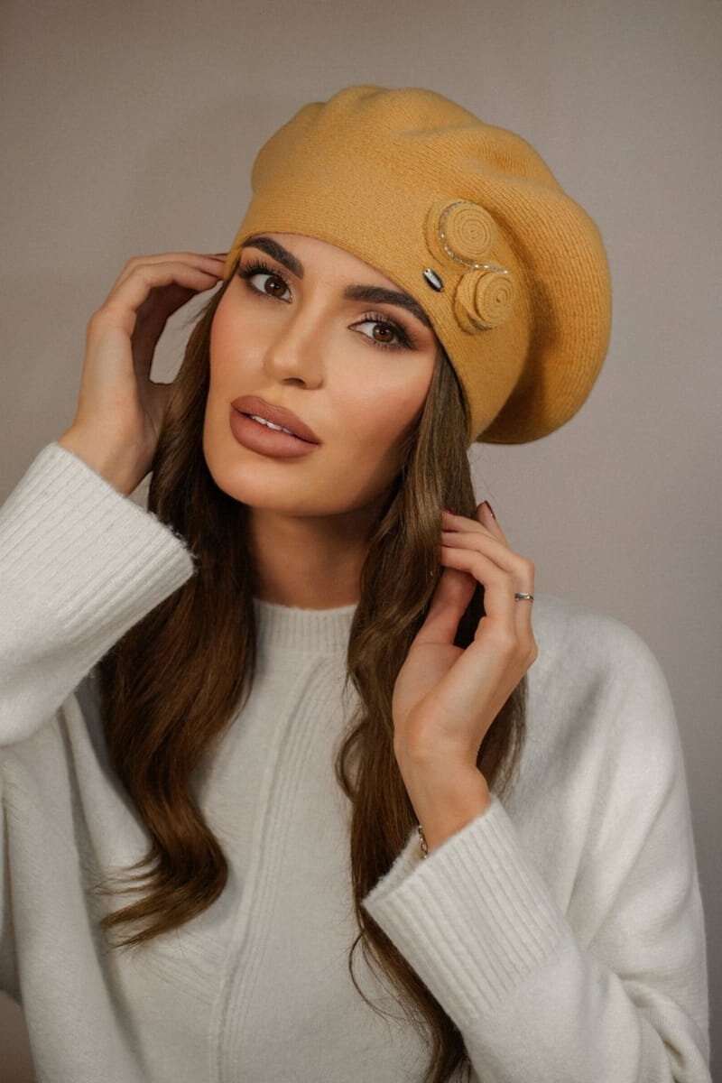 Стилна вълнена дамска барета КАМЕА в цвят горчица - модел BARA