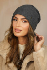 Дамска вълнена зимна шапка KAMEA с ефектен дизайн и цепка отзад - модел IRIS в цвят графит