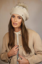 Дамска зимна вълнена барета KAMEA с естествен помпон от енот - модел FUJI в бежово