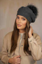 Дамска зимна вълнена барета KAMEA с естествен помпон от енот - модел FUJI в тъмносиво