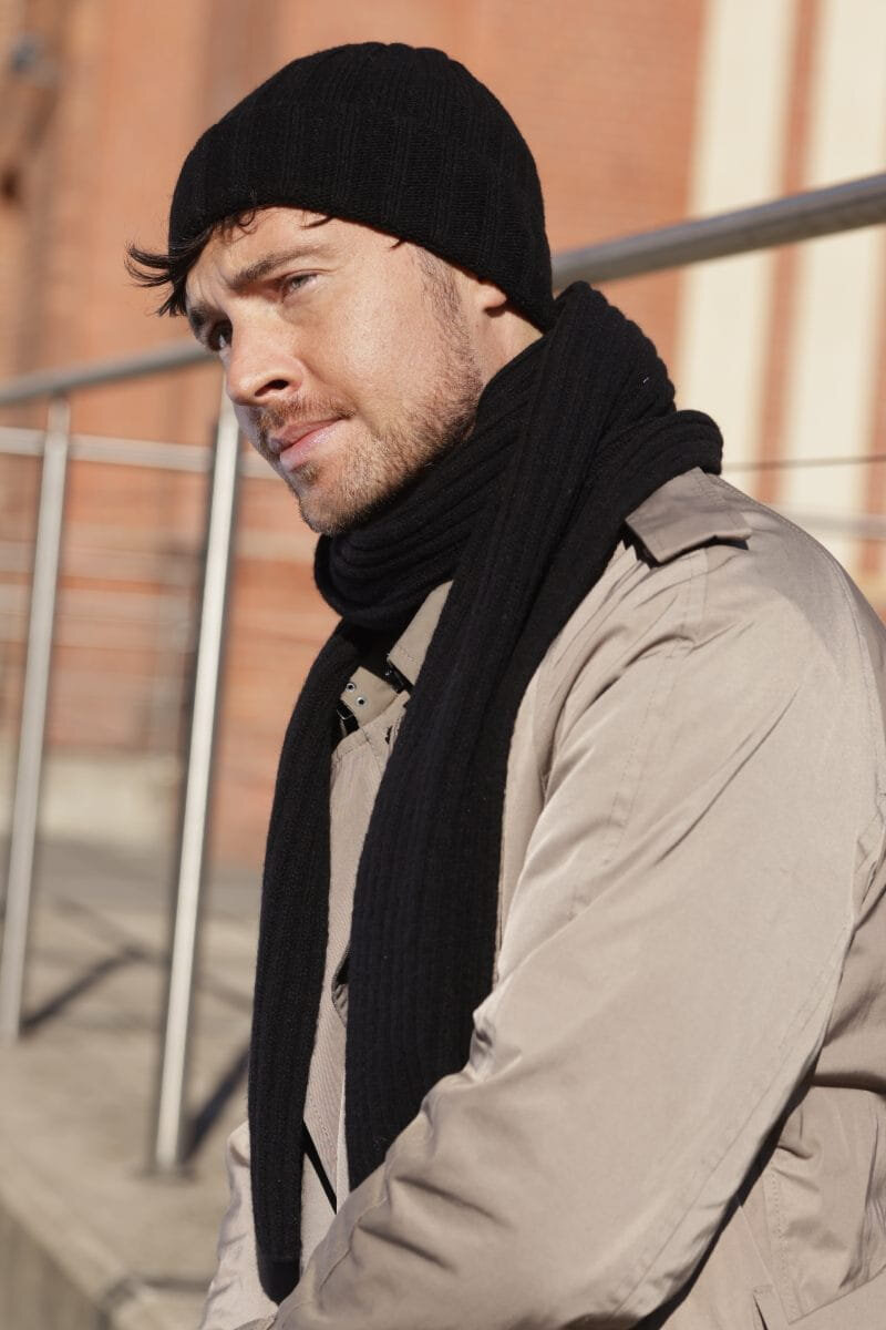 Мъжки вълнен комплект от шапка и шал KAMEA – модел TREVOR в черно