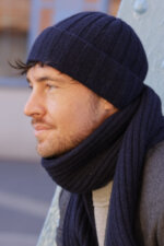 Мъжки вълнен комплект от шапка и шал KAMEA – модел TREVOR в тъмносиньо