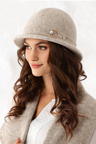 Елегантна дамска шапка Lauren в бежово