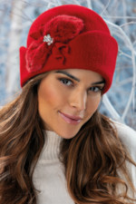 Елегантна дамска шапка WILLI от 100% мека вълна с луксозна апликация – модел AMALFIS в червено
