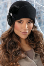 Елегантна дамска шапка WILLI от 100% мека вълна с луксозна апликация – модел AMALFIS в черно