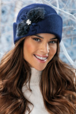 Елегантна дамска шапка WILLI от 100% мека вълна с луксозна апликация – модел AMALFIS в тъмносиньо