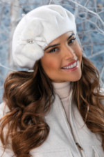 Дамска барета WILLI във френски стил с елегантна апликация от косъм от норка и кристални камъни – модел AMALFISA в бяло