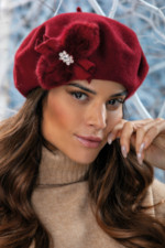 Дамска барета WILLI във френски стил с елегантна апликация от косъм от норка и кристални камъни – модел AMALFISA в цвят бордо
