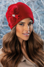 Луксозна дамска шапка WILLI с елегантна апликация с косъм от норка – модел AMELFI в червено