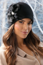 Луксозна дамска шапка WILLI с елегантна апликация с косъм от норка – модел AMELFI в черно