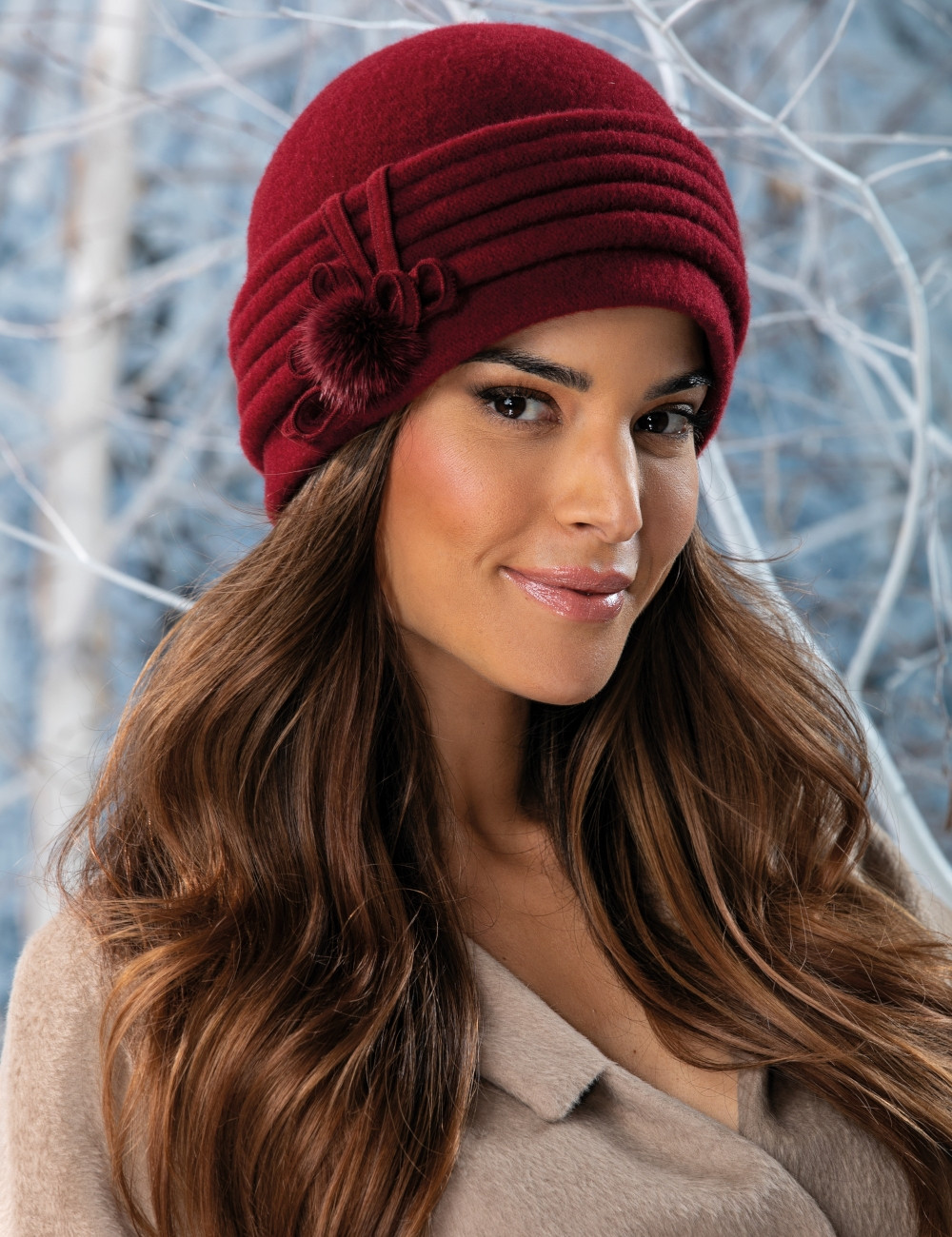 Луксозна вълнена шапка WILLI от 100% сертифицирана вълна с елегантна апликация – модел BILENA в цвят бордо