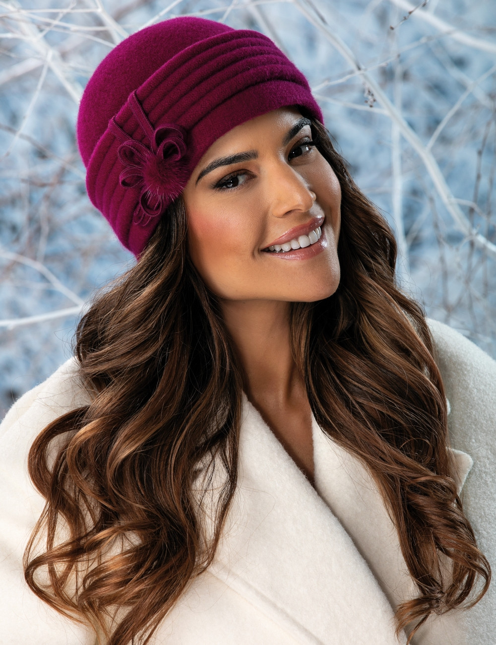 Луксозна вълнена шапка WILLI от 100% сертифицирана вълна с елегантна апликация – модел BILENA в цвят фуксия