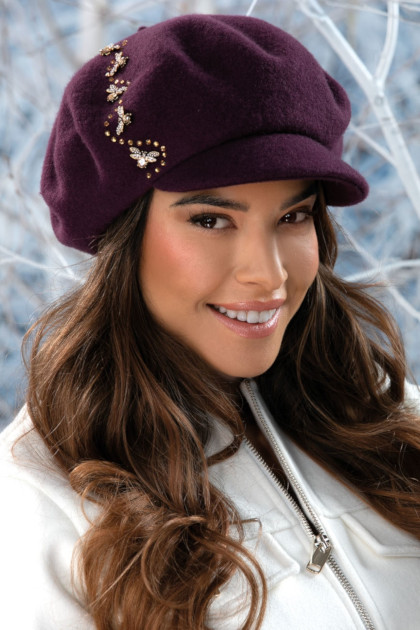 Луксозен дамски каскет WILLI с ефектни декоративни насекоми и кристали – модел CYPRASA в лилаво