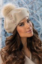 Модерна дамска барета WILLI с естествен помпон от лисица - модел CYPRATA в бежово