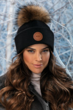 Стилна вълнена шапка WILLI с елегантен дизайн – модел FLORIA в черно