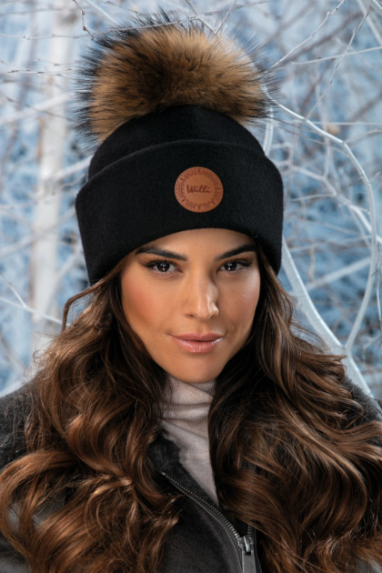 Стилна вълнена шапка WILLI с елегантен дизайн – модел FLORIA в черно