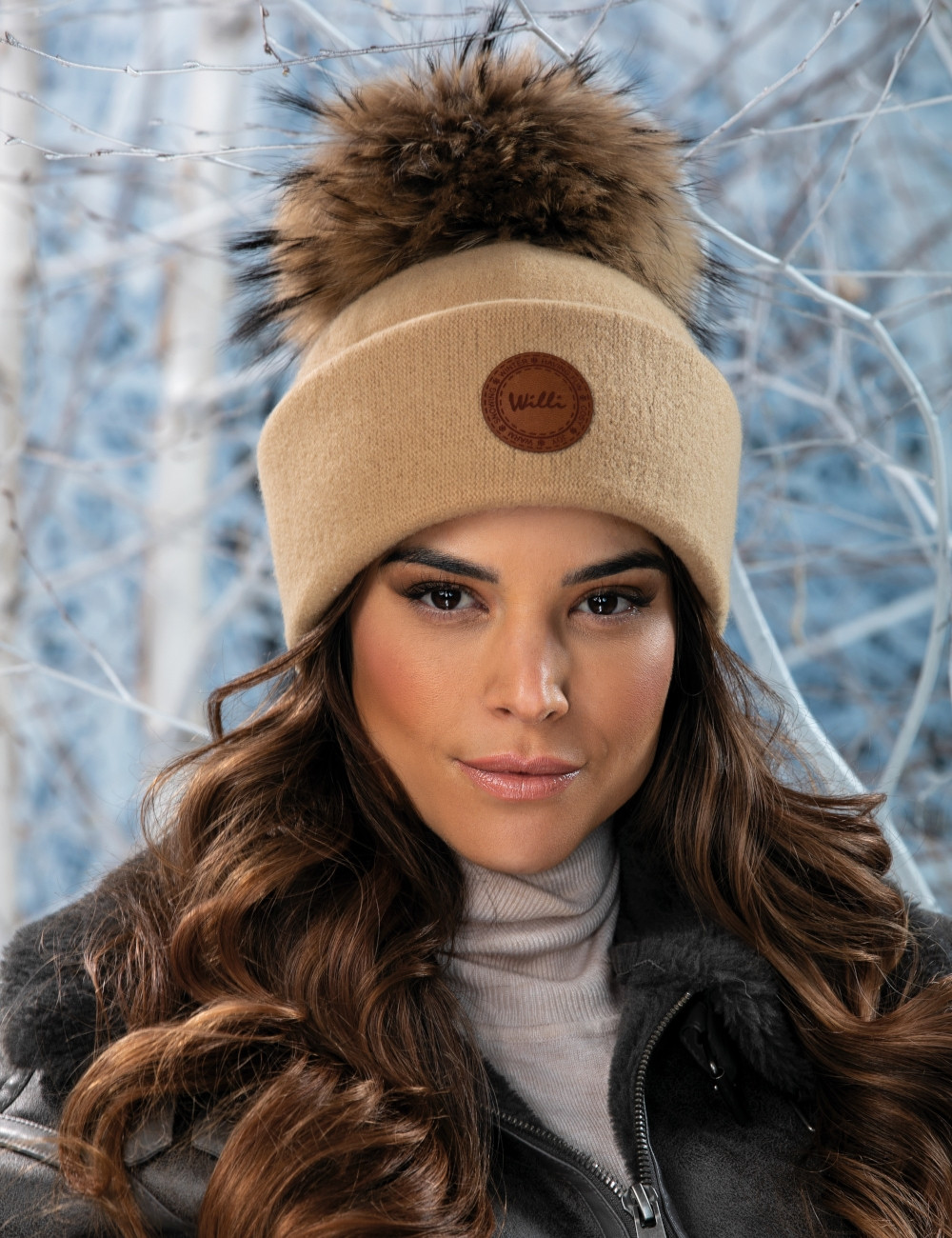 Стилна вълнена шапка WILLI с елегантен дизайн – модел FLORIA в цвят кафе с мляко