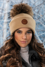 Стилна вълнена шапка WILLI с елегантен дизайн – модел FLORIA в цвят кафе с мляко