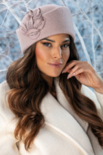 Луксозна вълнена шапка WILLI с елегантен декоративен акцент – модел JUSTA в цвят пепел от рози