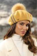 Елегантна дамска барета Willi от вълна WoolMark и помпон от лисица - модел DUREGI